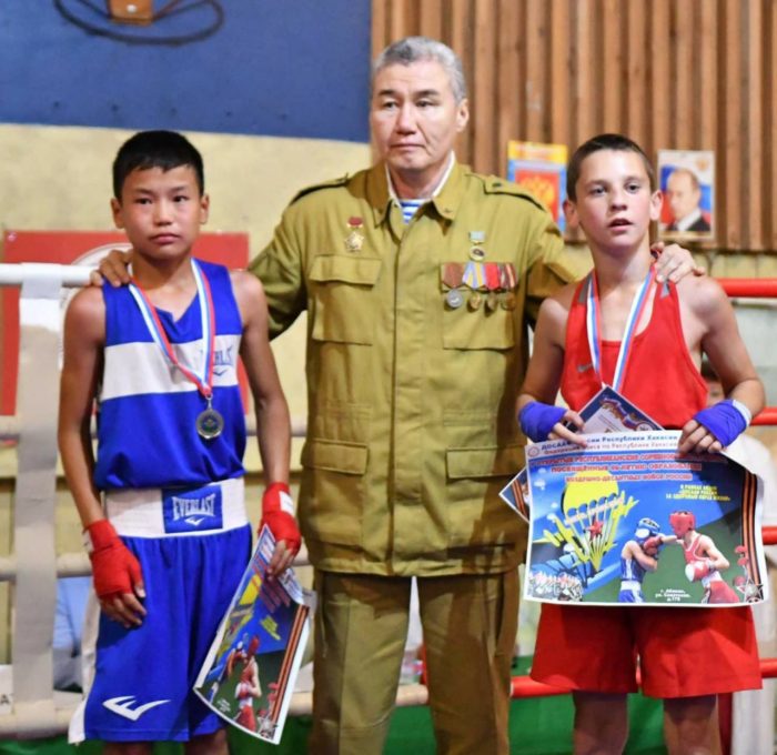 В Хакасии прошёл турнир по боксу в честь Дня ВДВ.